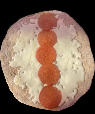 Jebneh w Pepperoni